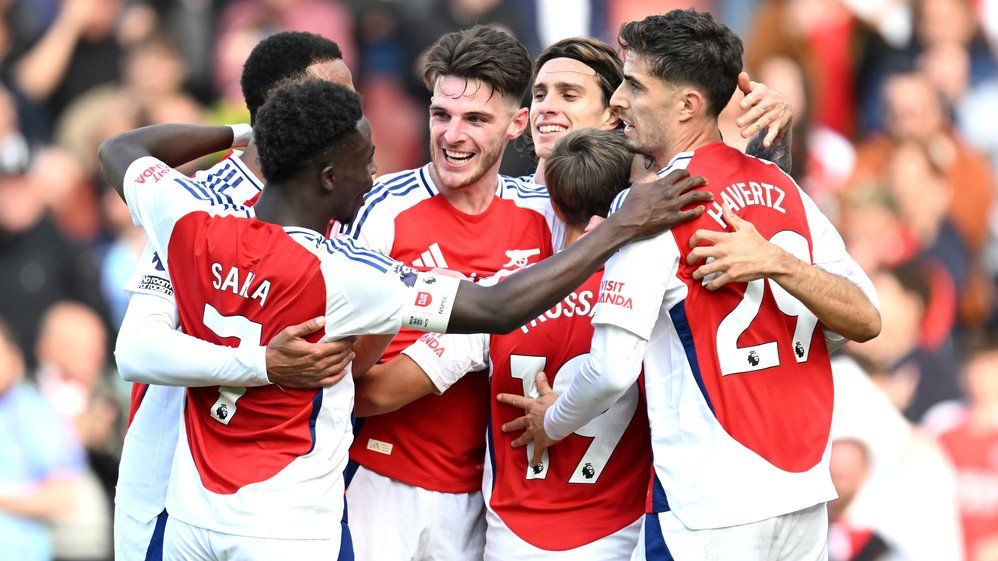 Trossard celebrates scoring our second against Leicester City