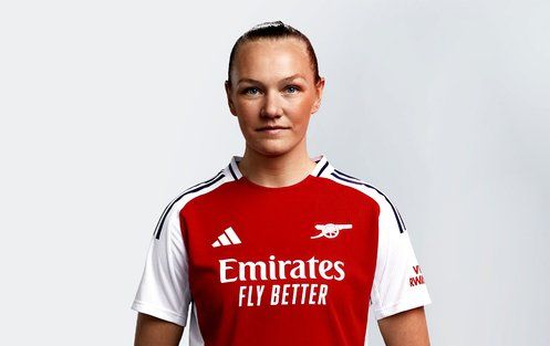 Frida Maanum headshot 24/25