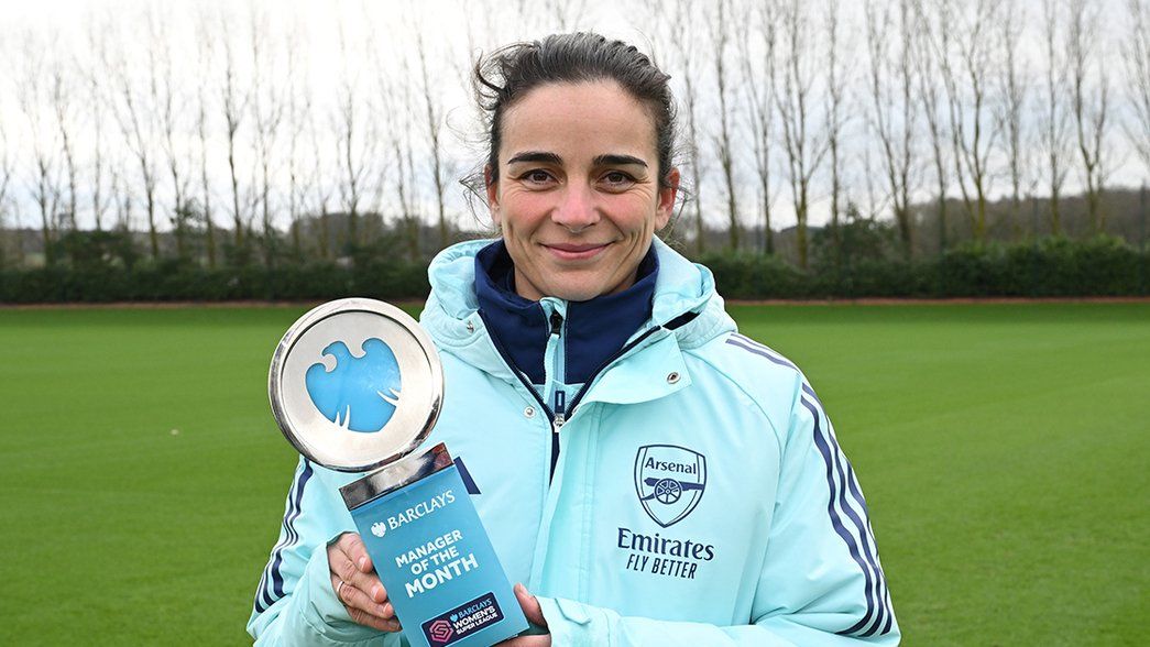 Renee Slegers with the WSL MOTM trophy