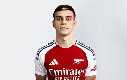 Leandro Trossard Headshot