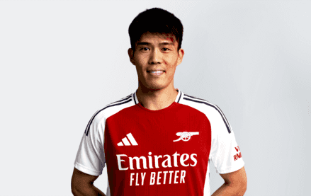 Takehiro Tomiyasu Headshot